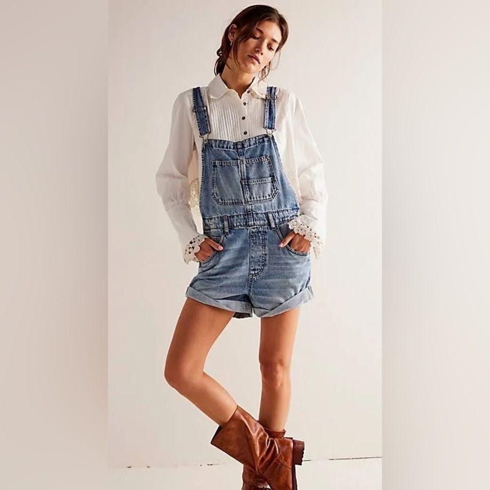 Free People Light Wash Ziggy Shortalls Medium Overall Shorts